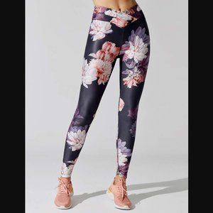 Carbon38 CELESTINE V Waistband Printed Legging In Black Floral